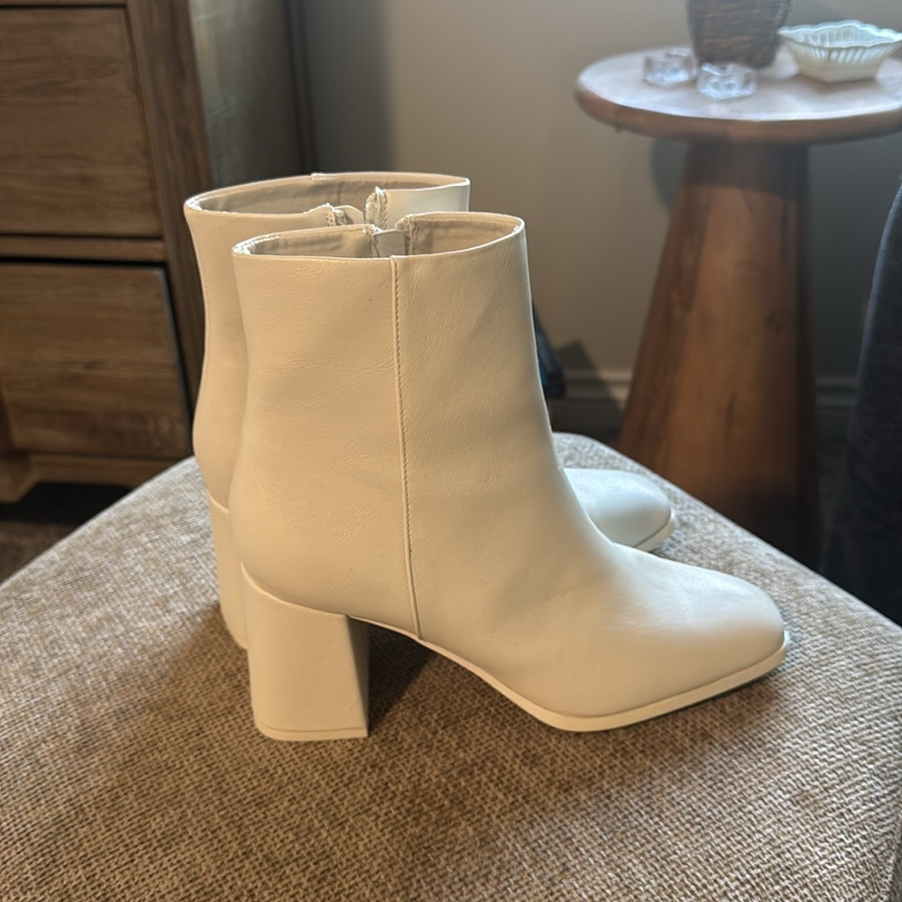 Size 9 Madden Thick Heel Boots in Off White. never worn - Picture 4 of 10